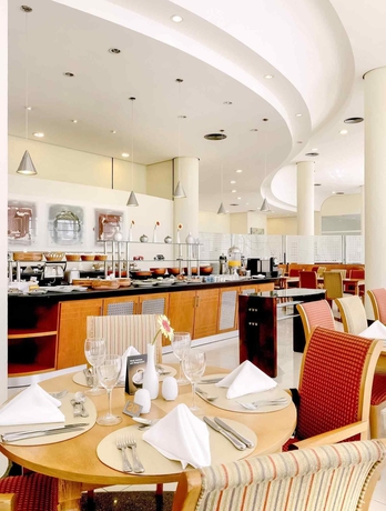 Imagen del bar/restaurante del Hotel Bristol Santo André. Foto 10