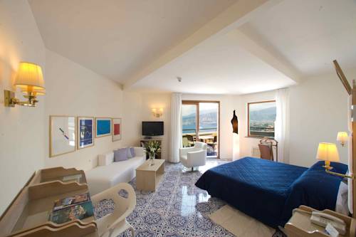 Imagen de la habitación del Hotel Bristol, Sorrento. Foto 5