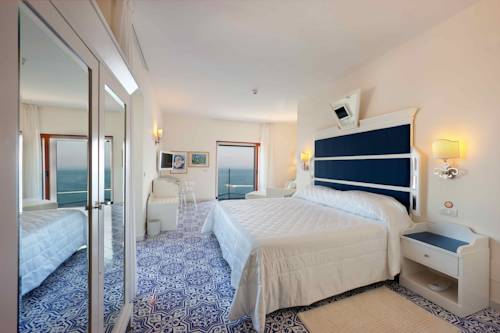 Imagen de la habitación del Hotel Bristol, Sorrento. Foto 10