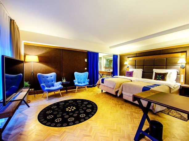 Imagen de la habitación del Hotel Bristol Tradition and Luxury. Foto 7