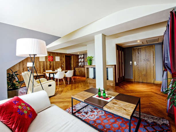 Imagen de la habitación del Hotel Bristol Tradition and Luxury. Foto 8