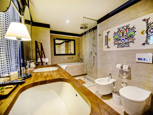 Imagen de la habitación del Hotel Bristol Tradition and Luxury. Foto 11