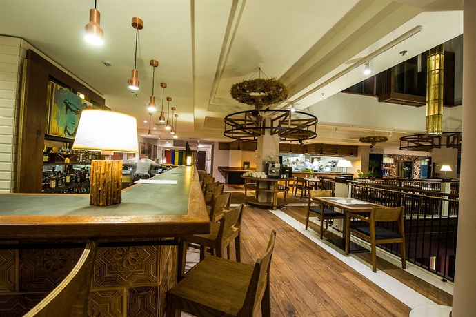 Imagen del bar/restaurante del Hotel Bristol Tradition and Luxury. Foto 2