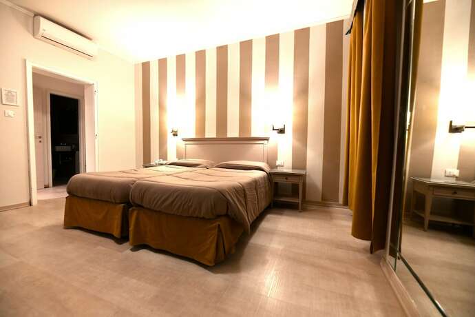 Imagen de la habitación del Hotel Bristol, Trieste. Foto 11