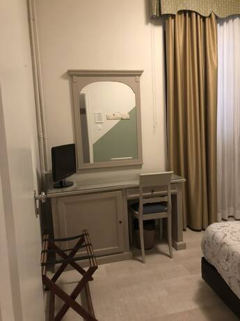 Imagen de la habitación del Hotel Bristol, Trieste. Foto 13