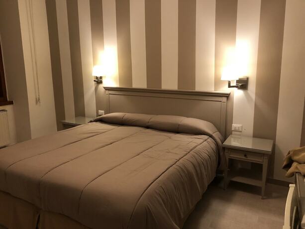 Imagen de la habitación del Hotel Bristol, Trieste. Foto 17