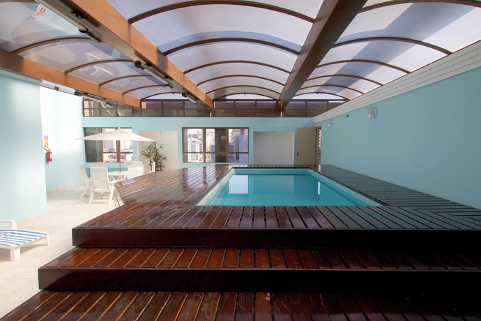Imagen de la piscina del Hotel Bristol Upper. Foto 14