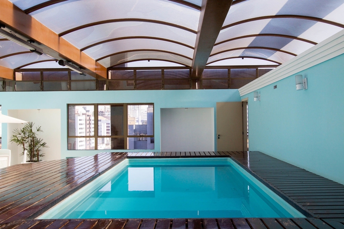 Imagen de la piscina del Hotel Bristol Upper. Foto 15