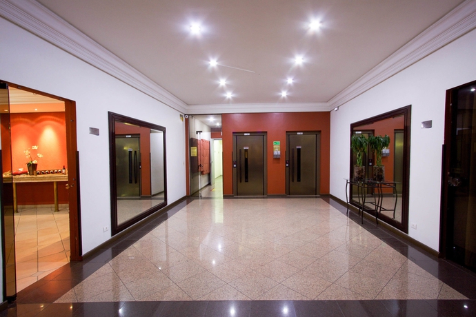 Imagen de los interiores del Hotel Bristol Upper. Foto 12