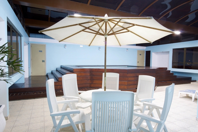 Imagen de la piscina del Hotel Bristol Upper. Foto 16