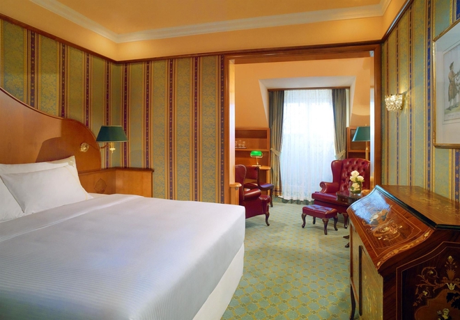 Imagen de la habitación del Hotel Bristol Vienna. Foto 6