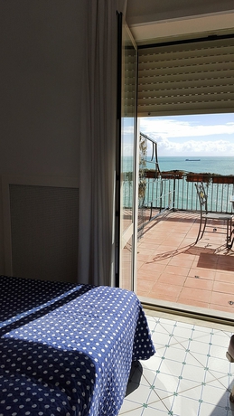 Imagen de la habitación del Hotel Bristol, Vietri sul Mare. Foto 6