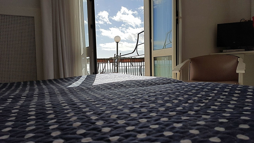 Imagen de la habitación del Hotel Bristol, Vietri sul Mare. Foto 7