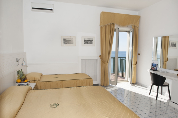 Imagen de la habitación del Hotel Bristol, Vietri sul Mare. Foto 9