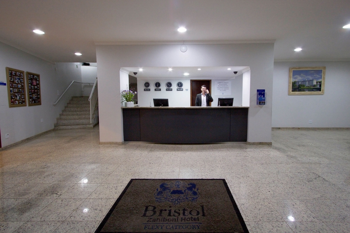 Imagen de los interiores del Hotel Bristol Zaniboni. Foto 10