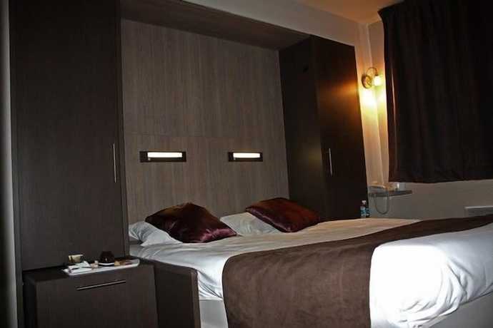 Imagen de la habitación del Hotel Brit Au Relais du Vern. Foto 11