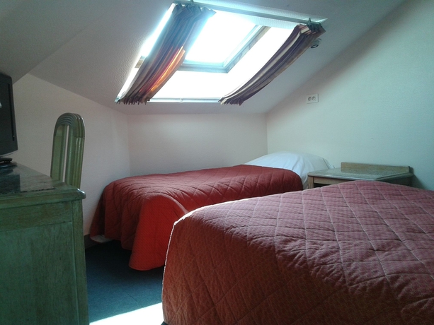 Imagen de la habitación del Hotel Brit Aux Sacres. Foto 8