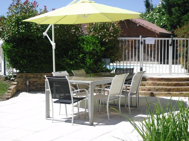 Imagen de los exteriores del Hotel Brit Avallon - Le Dak. Foto 6