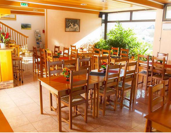 Imagen del bar/restaurante del Hotel Brit Avallon - Le Dak. Foto 2