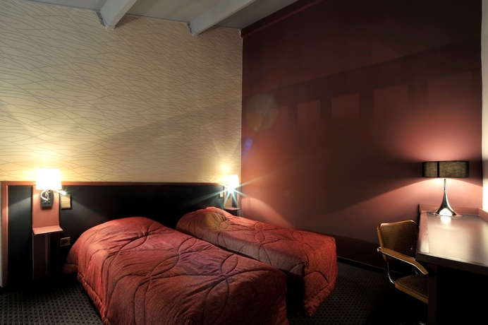 Imagen de la habitación del Hotel Brit Balladins Villefranche-de-rouergue. Foto 7