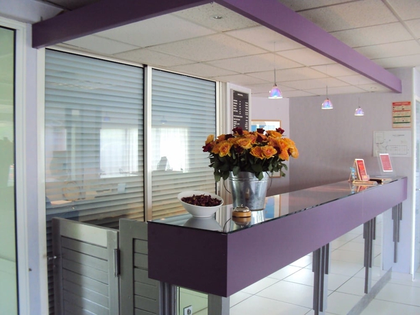 Imagen de los interiores del Hotel Brit Balladins Villefranche-de-rouergue. Foto 12