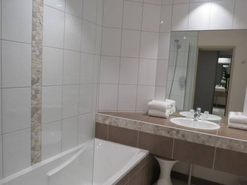 Imagen de la habitación del Hotel Brit Bristol Montbéliard. Foto 15