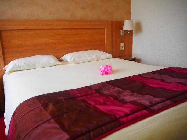 Imagen de la habitación del Hotel Brit Castres. Foto 13