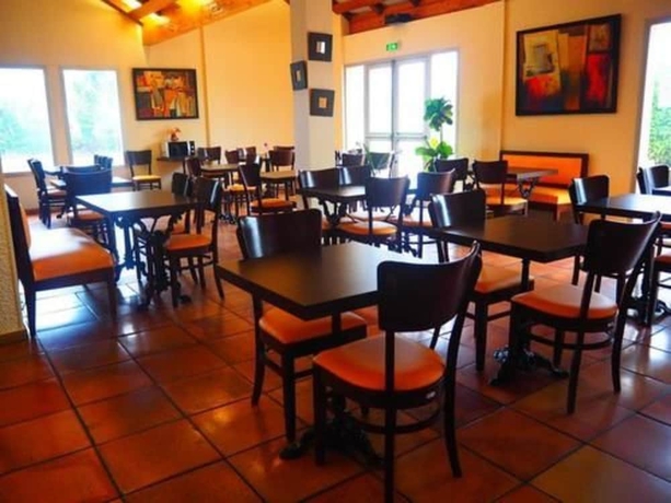 Imagen del bar/restaurante del Hotel Brit Castres. Foto 5