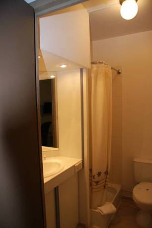 Imagen de la habitación del Hotel Brit Cherbourg. Foto 5