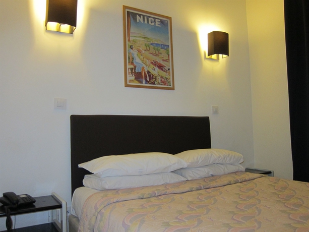 Imagen de la habitación del Hotel Brit Colbert Juan Les Pins. Foto 5