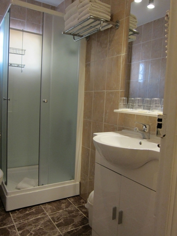 Imagen de la habitación del Hotel Brit Colbert Juan Les Pins. Foto 6