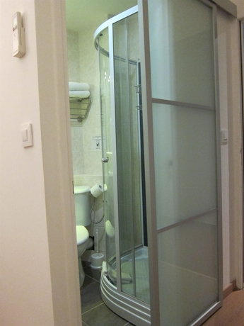 Imagen de la habitación del Hotel Brit Colbert Juan Les Pins. Foto 7