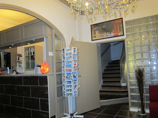 Imagen de los interiores del Hotel Brit Colbert Juan Les Pins. Foto 14