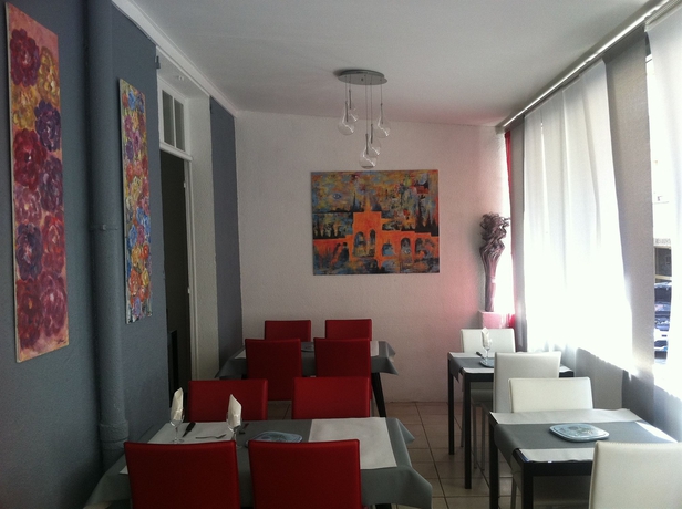Imagen del bar/restaurante del Hotel Brit Colbert Juan Les Pins. Foto 2