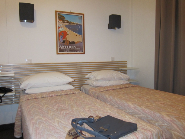 Imagen de la habitación del Hotel Brit Colbert Juan Les Pins. Foto 12