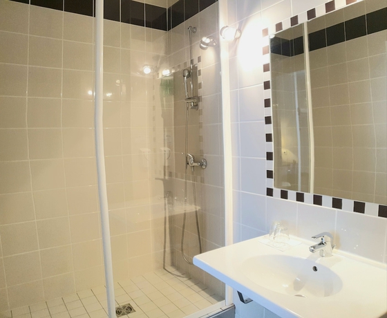 Imagen de la habitación del Hotel Brit Confort Auclair Gueret. Foto 9