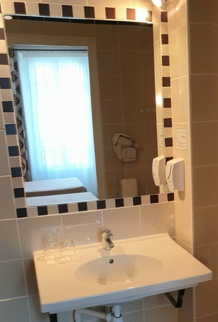 Imagen de la habitación del Hotel Brit Confort Auclair Gueret. Foto 10