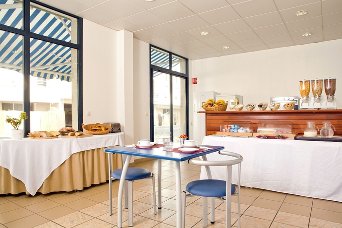 Imagen del bar/restaurante del Hotel Brit Confort Lannion Centre Gare. Foto 6