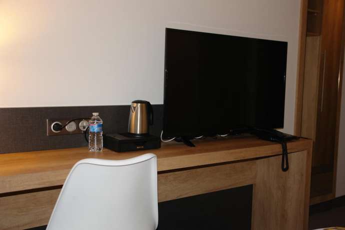 Imagen de la habitación del Hotel Brit Confort Loches. Foto 6