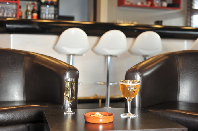 Imagen de los interiores del Hotel Brit Confort Lyon Dardilly. Foto 16