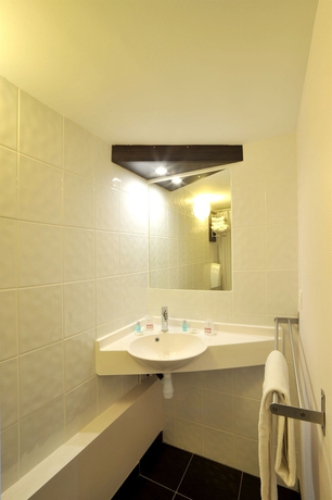 Imagen de la habitación del Hotel Brit Confort Lyon Dardilly. Foto 10