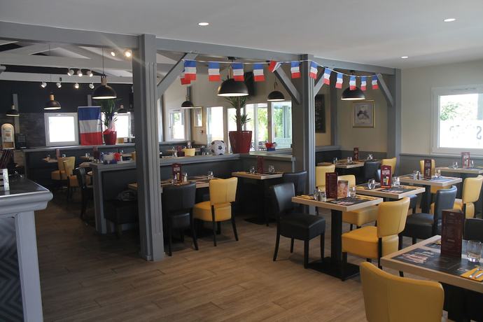 Imagen del bar/restaurante del Hotel Brit Confort Manosque Cadarache. Foto 9