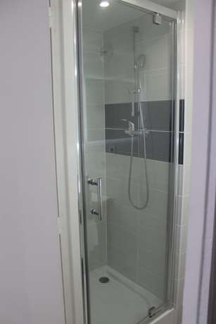 Imagen de la habitación del Hotel Brit Confort Manosque Cadarache. Foto 17