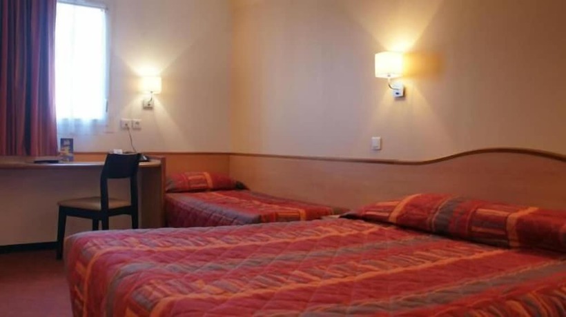 Imagen de la habitación del Hotel Brit Confort Montauban. Foto 7