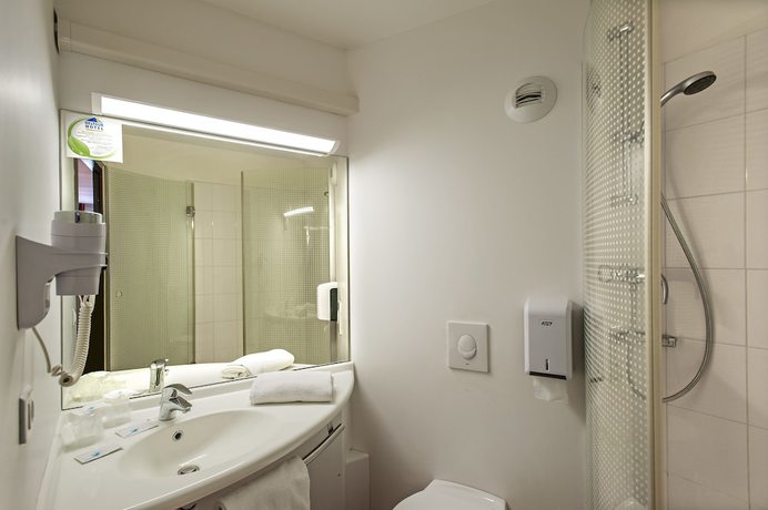 Imagen de la habitación del Hotel Brit Confort Montauban. Foto 11