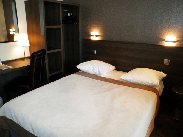 Imagen de la habitación del Hotel Brit Confort Orly Morangis. Foto 4