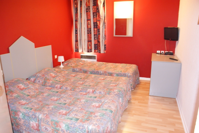 Imagen de la habitación del Hotel Brit Confort Pau Lons. Foto 6