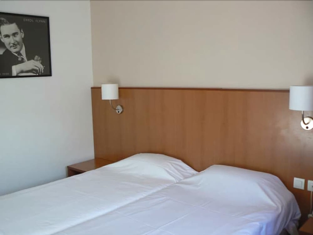 Imagen de la habitación del Hotel Brit Confort Rouen Centre. Foto 12