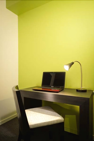 Imagen de la habitación del Hotel Brit Confort Rouen Centre. Foto 13