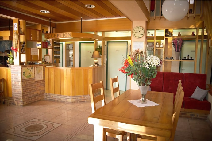 Imagen de los interiores del Hotel Brit Dak'h&ocirc;tel. Foto 14